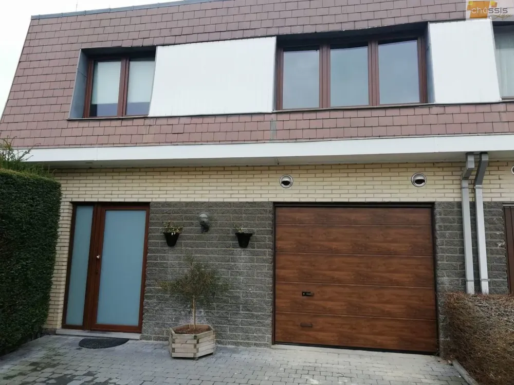 porte-de-garage-Chassis Liège